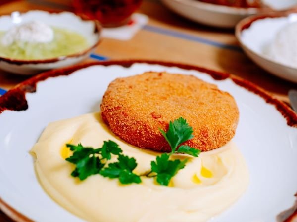 Best schnitzel in Prague: Vinohradský parlament