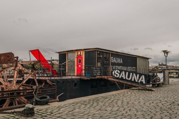 Experiential and Private Saunas in Prague: Sauna na Lodi