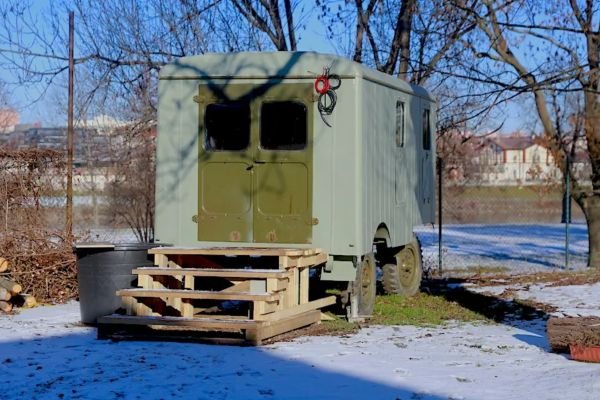 Experiential and Private Saunas in Prague: Maringotka